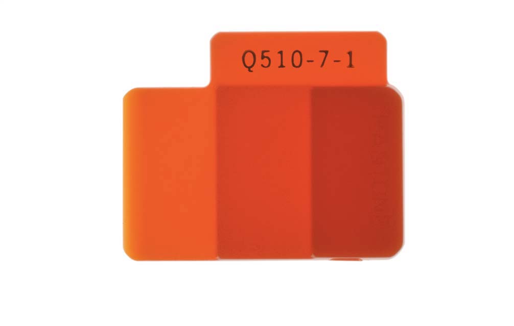 Pantone Plastics Chip Opaque Q300-7-5