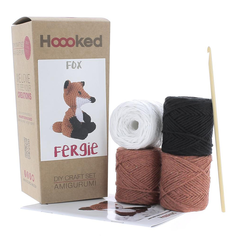 Hoooked Amigurumi Crochet Kit: Fox Fergie